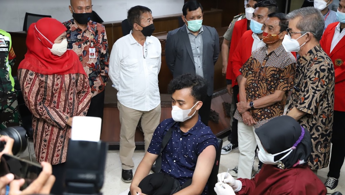 GUBERNUR HADIRI GIAT VAKSIN BEM UNTAG