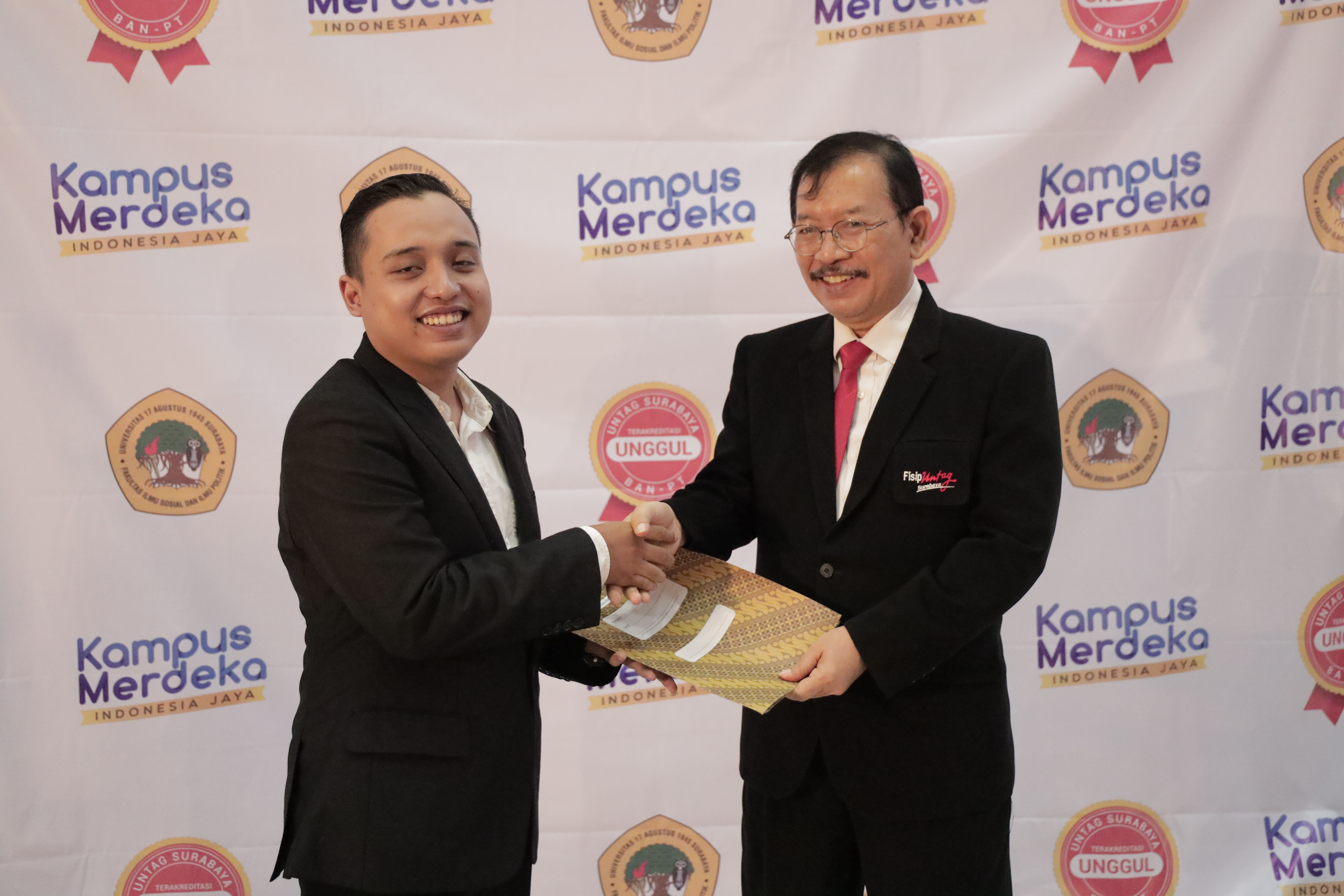 Intip Testimoni Magister Administrasi Publik Untag Surabaya Dari Sisi Lulusan Terbaik M.AP