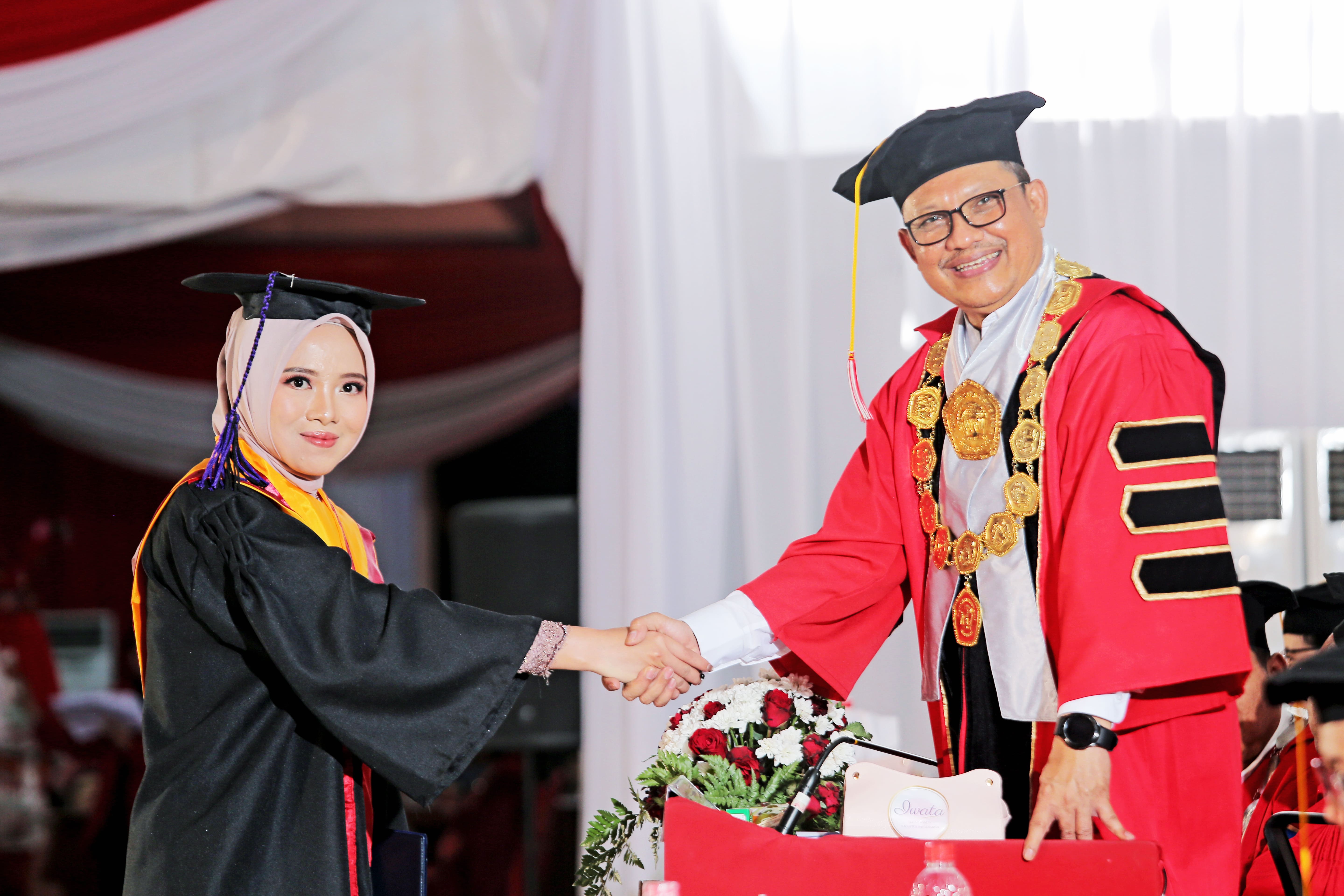 Magister Administrasi Publik Melepas 12 Wisudawan